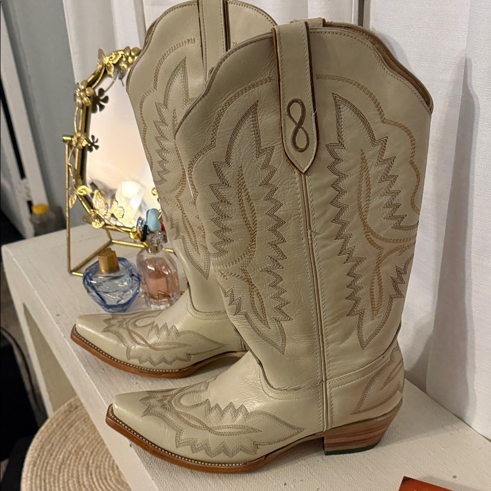 Cream Western Cowboy Boots